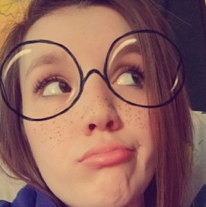 Meet your Posher, Leanna